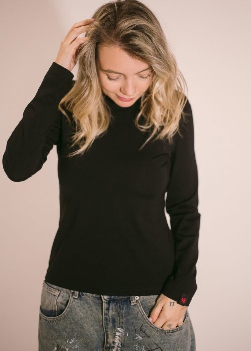 Fitted long sleeve T-shirt