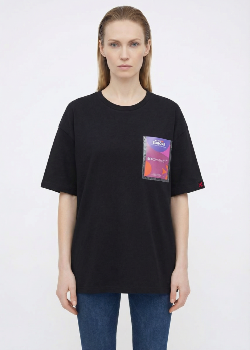 Oversized T-shirt with clear pocket