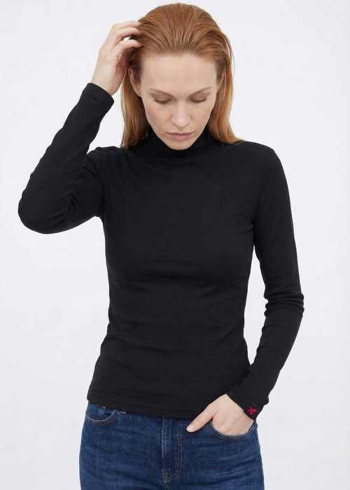 Fitted long sleeve T-shirt